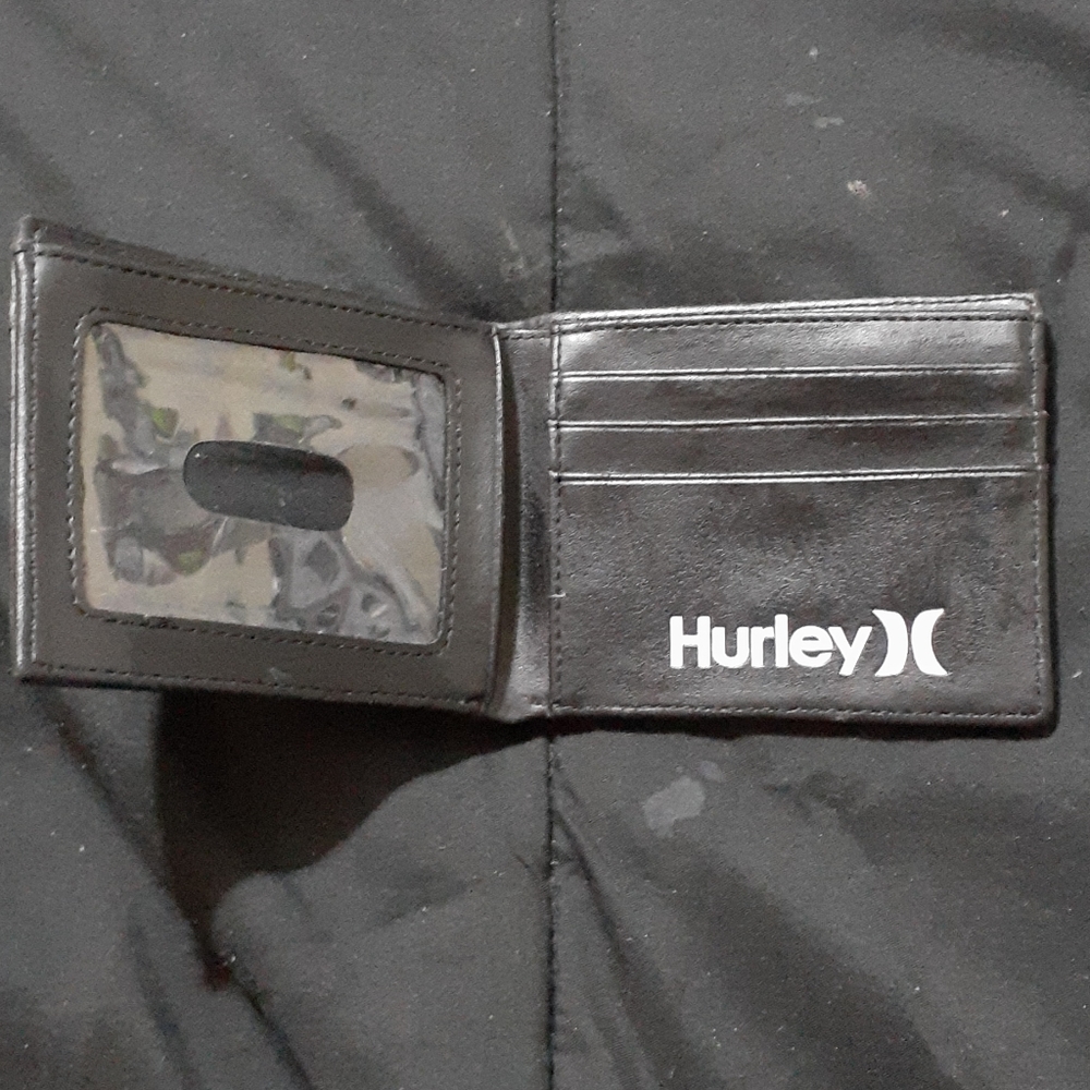 Hurley Wallet - Picture 9 of 9